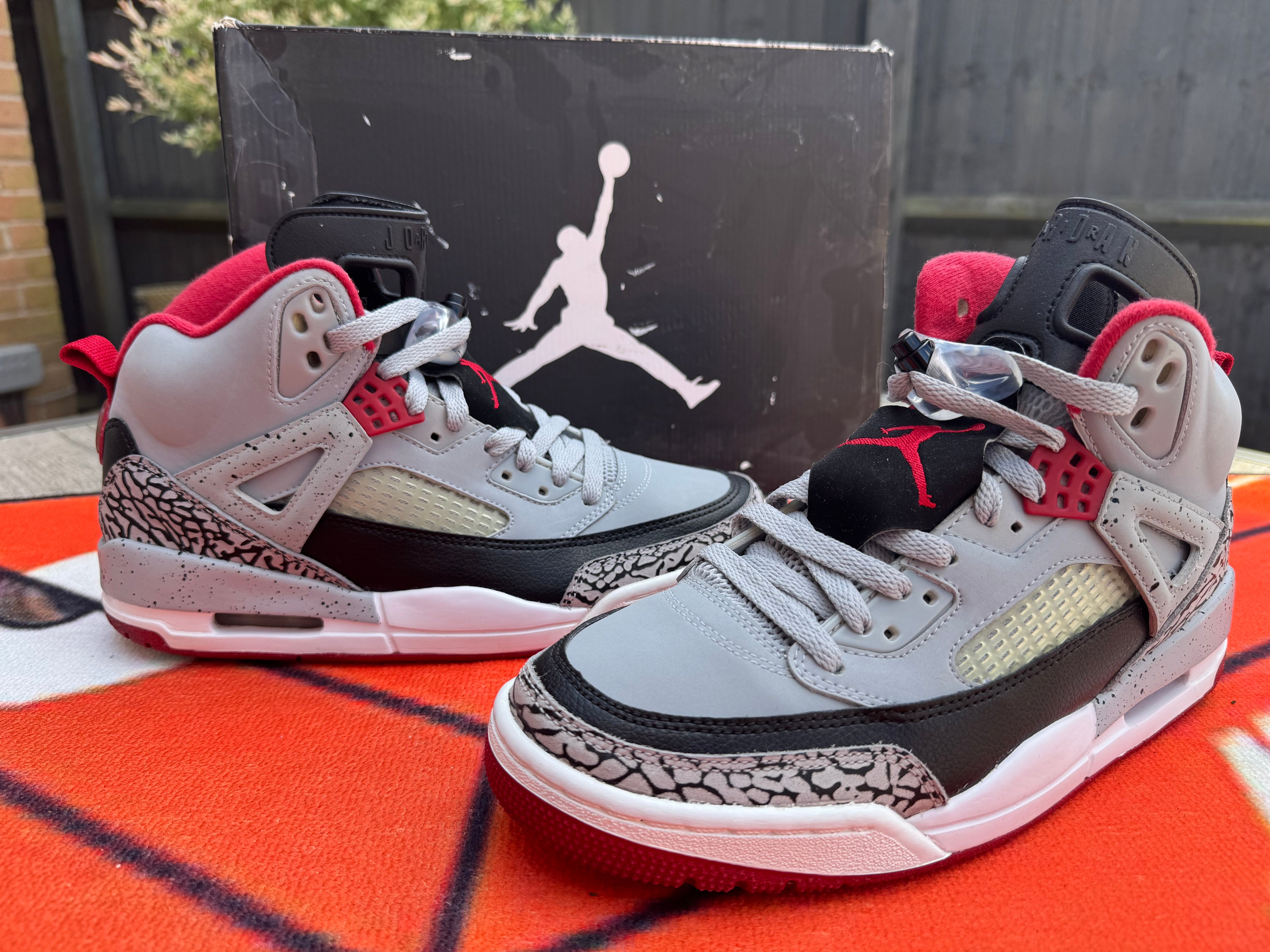 Jordan Spizike - Wolf Grey - UK 7