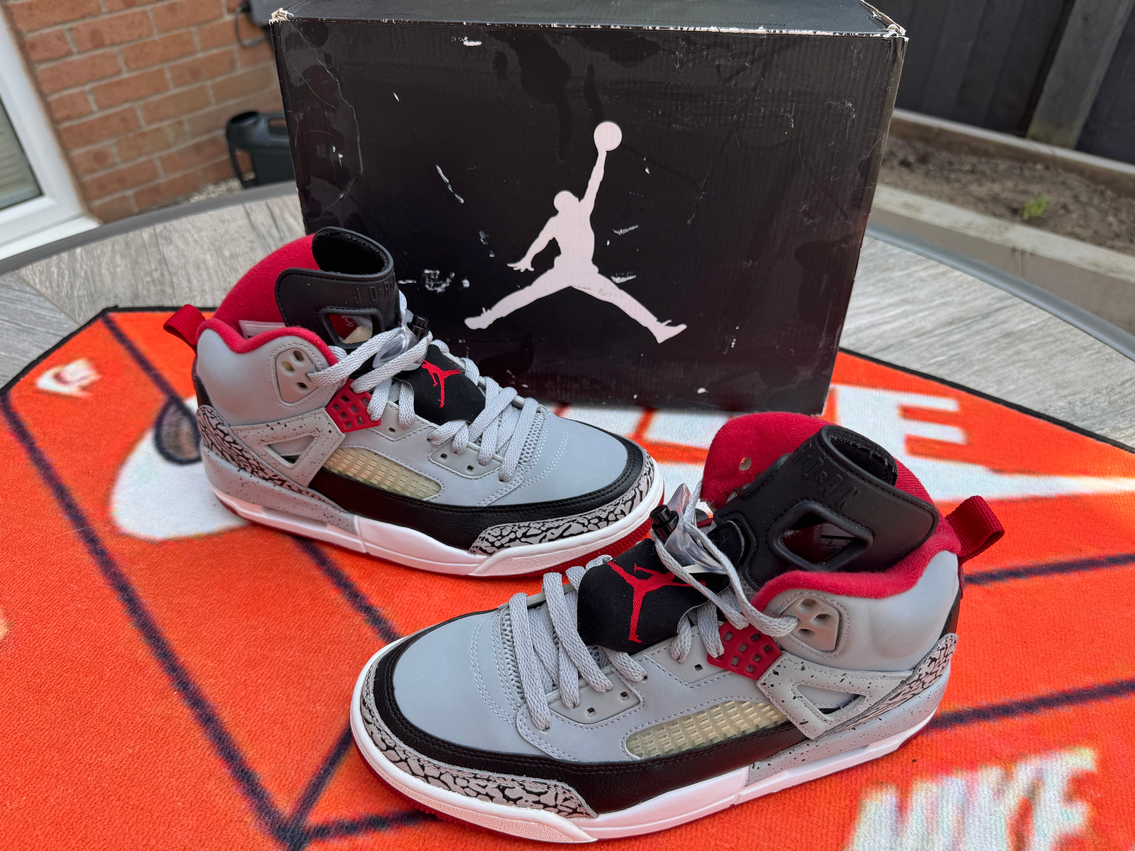 Jordan Spizike - Wolf Grey - UK 7