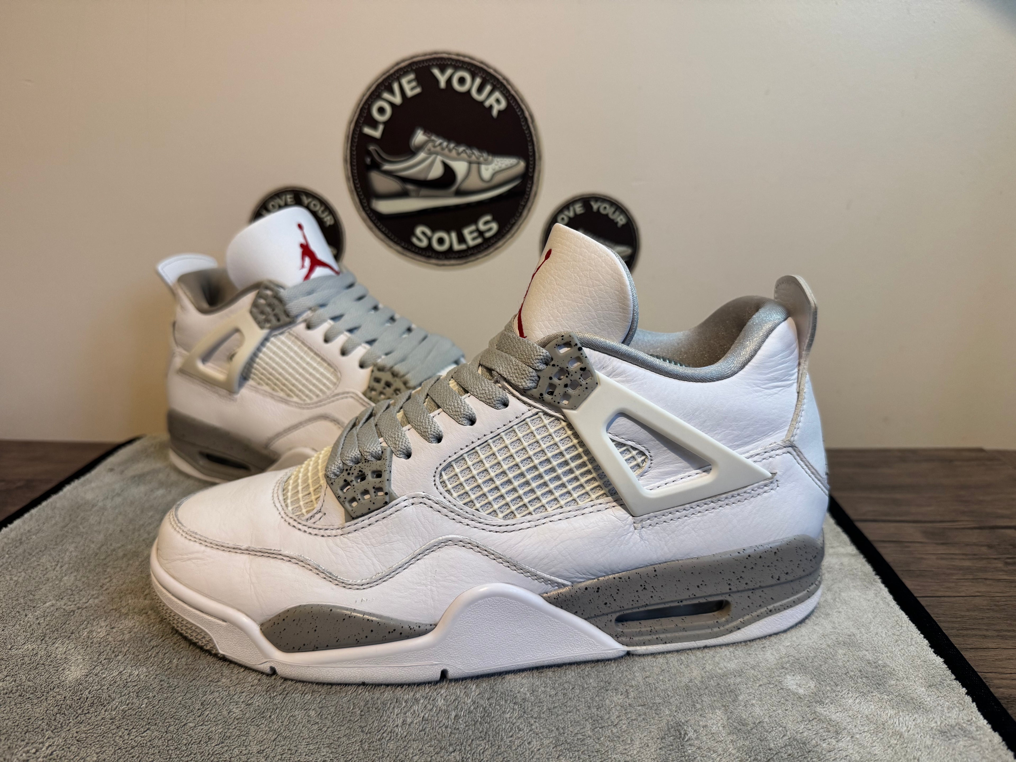 Jordan 4 - White Oreo - UK 8.5