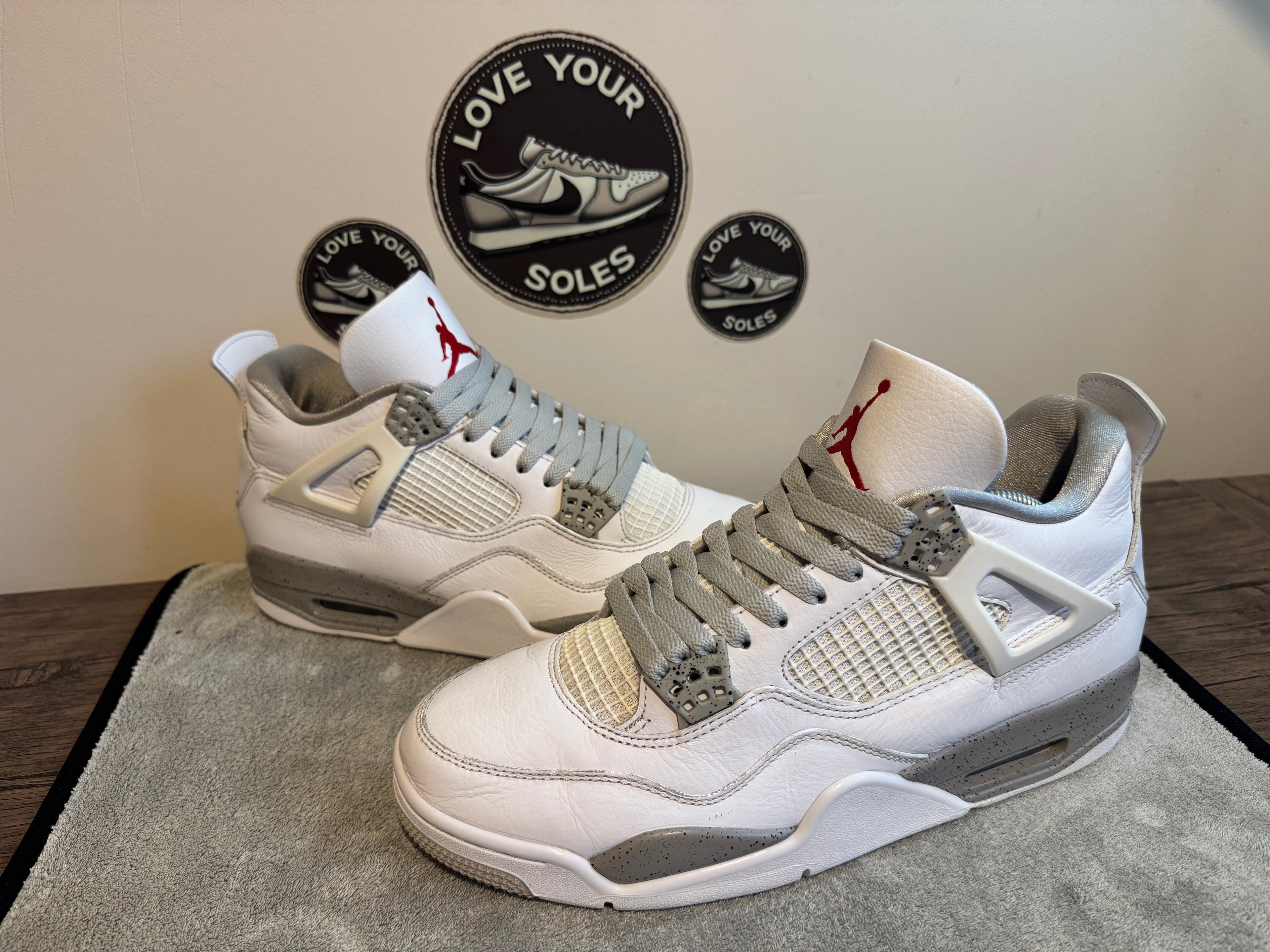 Jordan 4 - White Oreo - UK 8.5