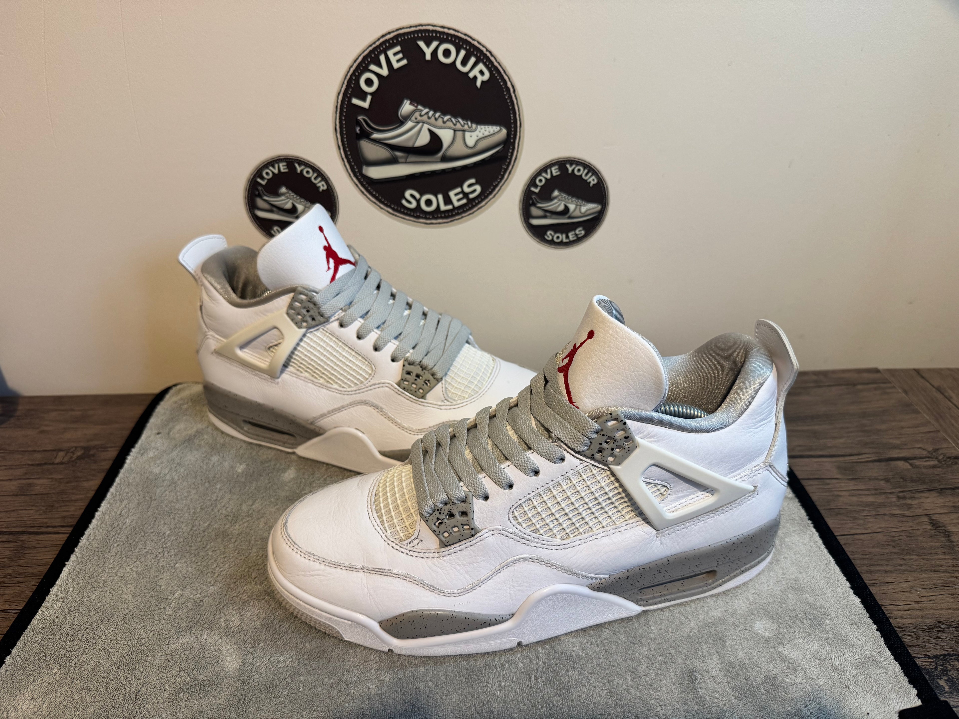 Jordan 4 - White Oreo - UK 8.5
