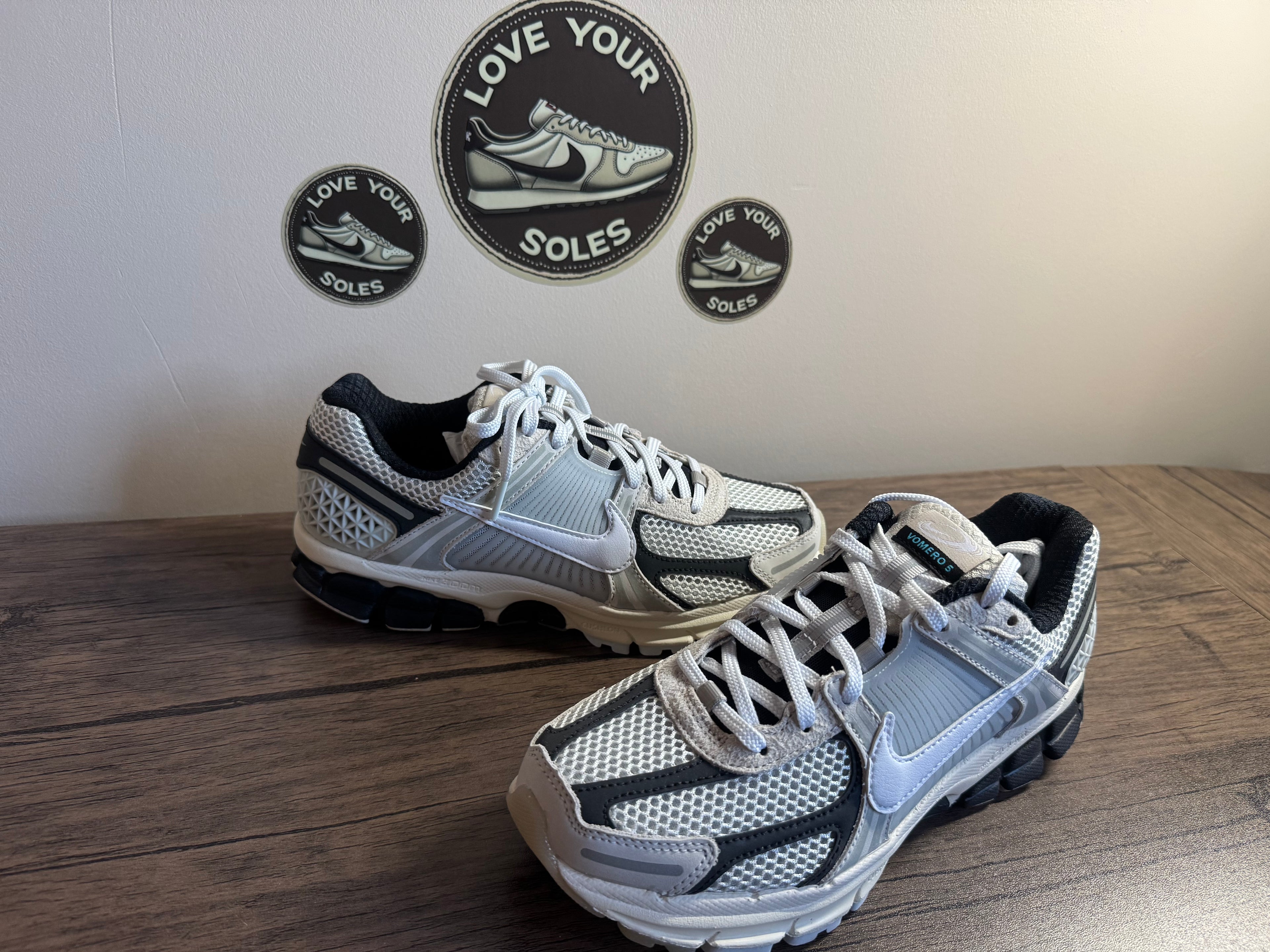 Nike Vomero 5 Supersonic - UK 5.5