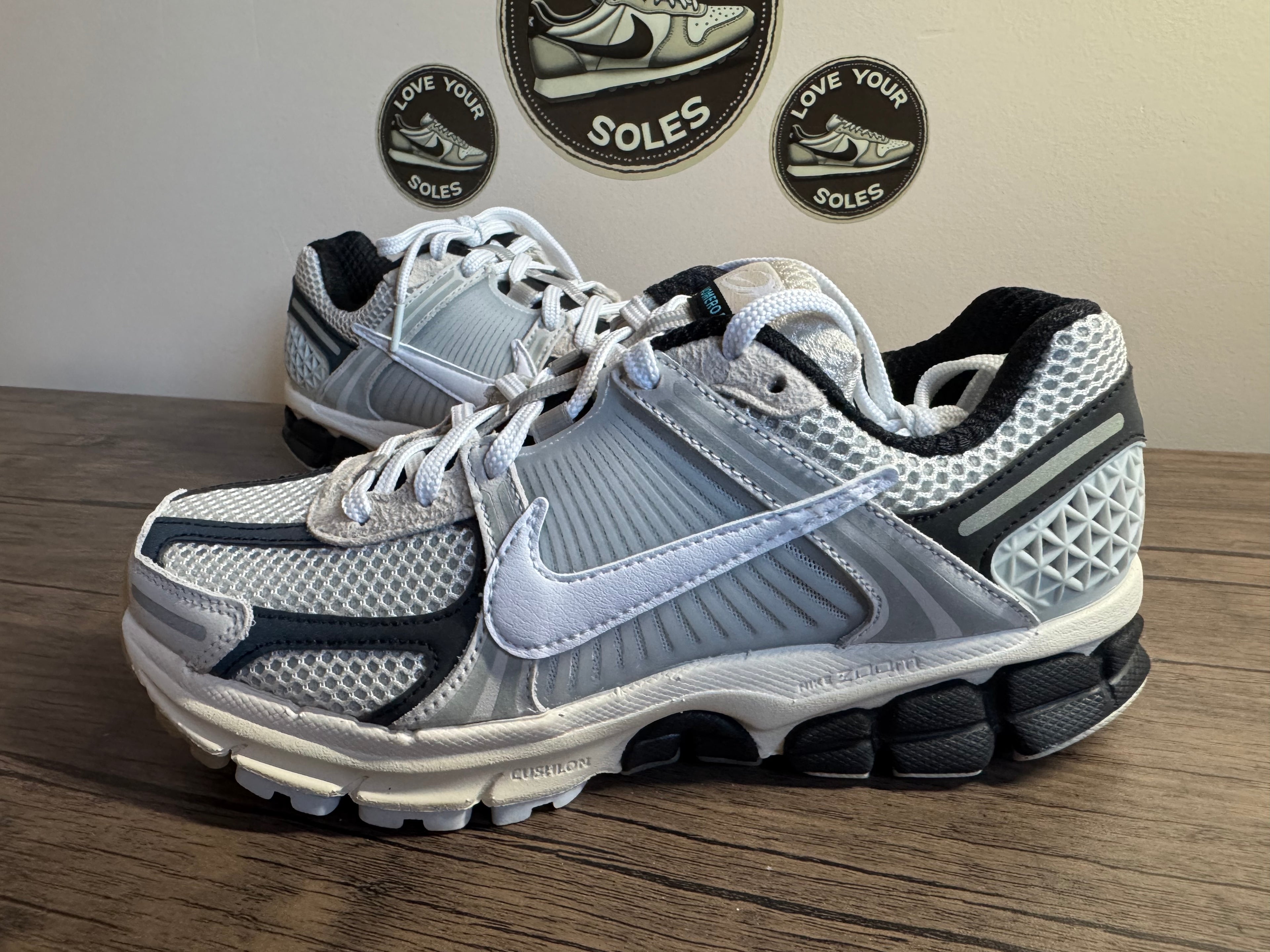Nike Vomero 5 Supersonic - UK 5.5