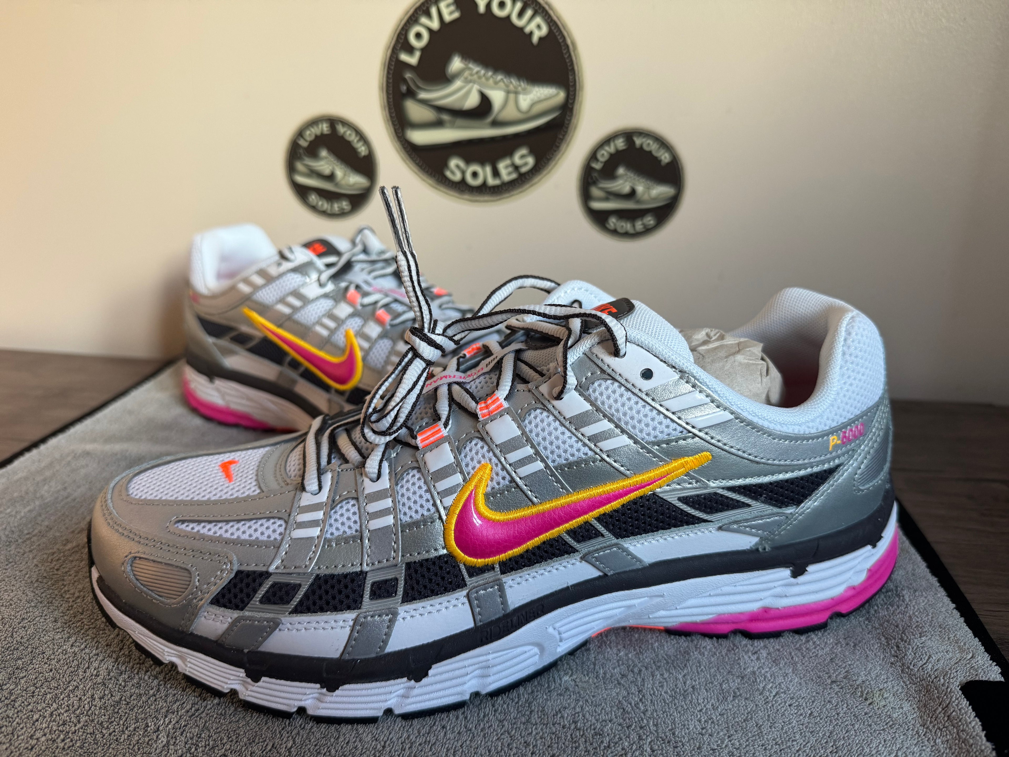 Nike P-6000 - Laser Fushcia - UK 9.5 *BNIB*
