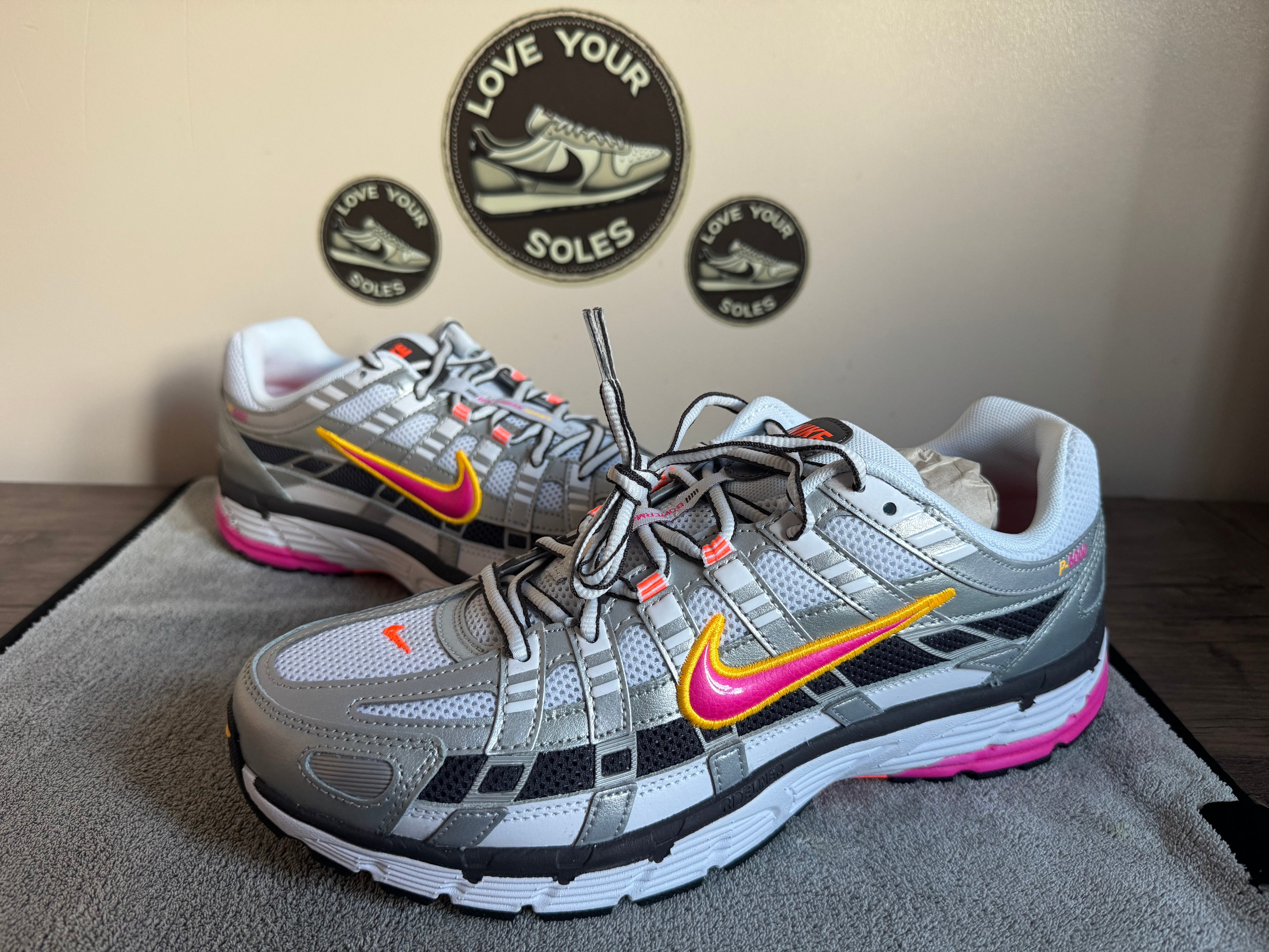 Nike P-6000 - Laser Fushcia - UK 9.5 *BNIB*
