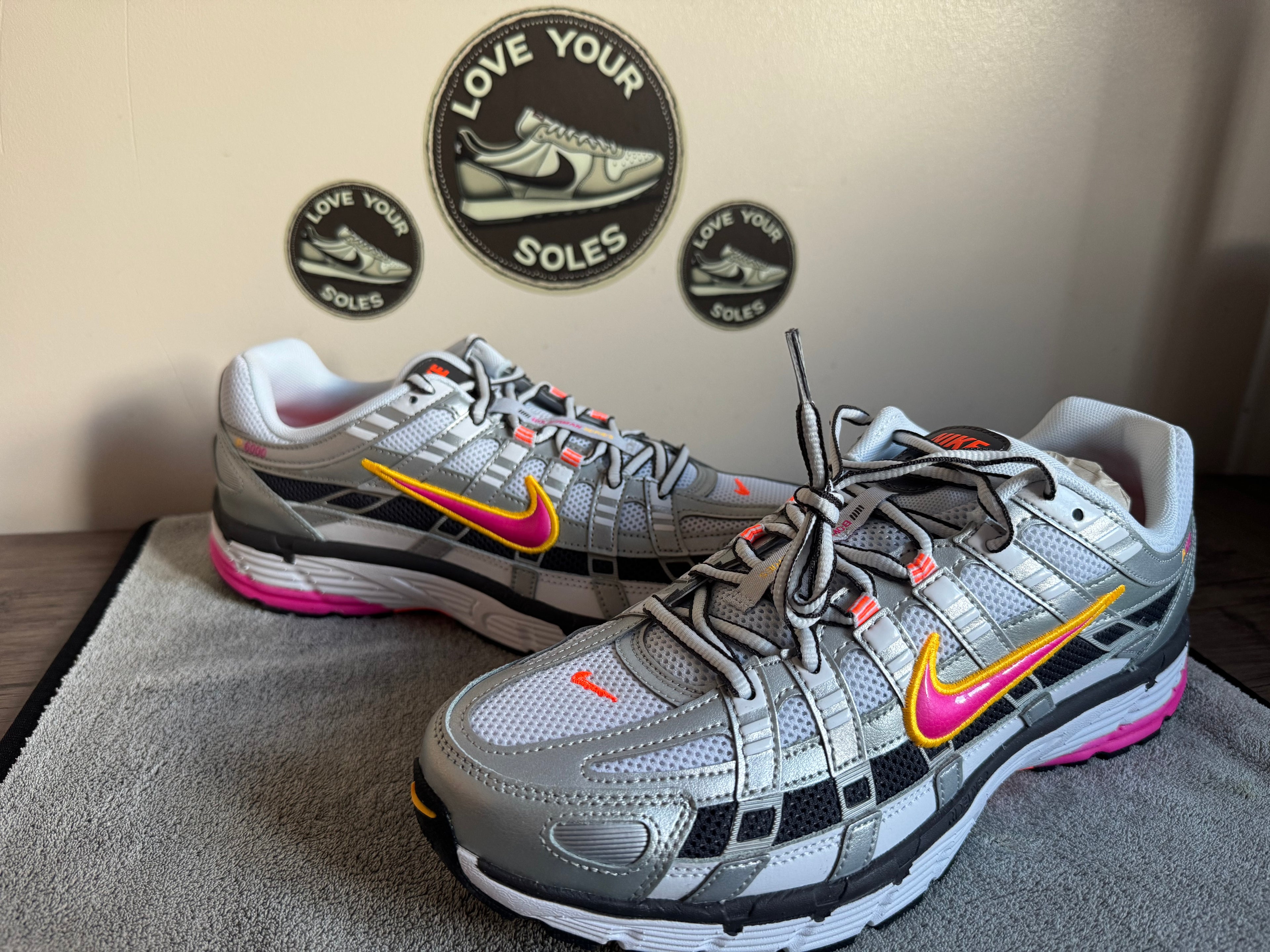 Nike P-6000 - Laser Fushcia - UK 9.5 *BNIB*