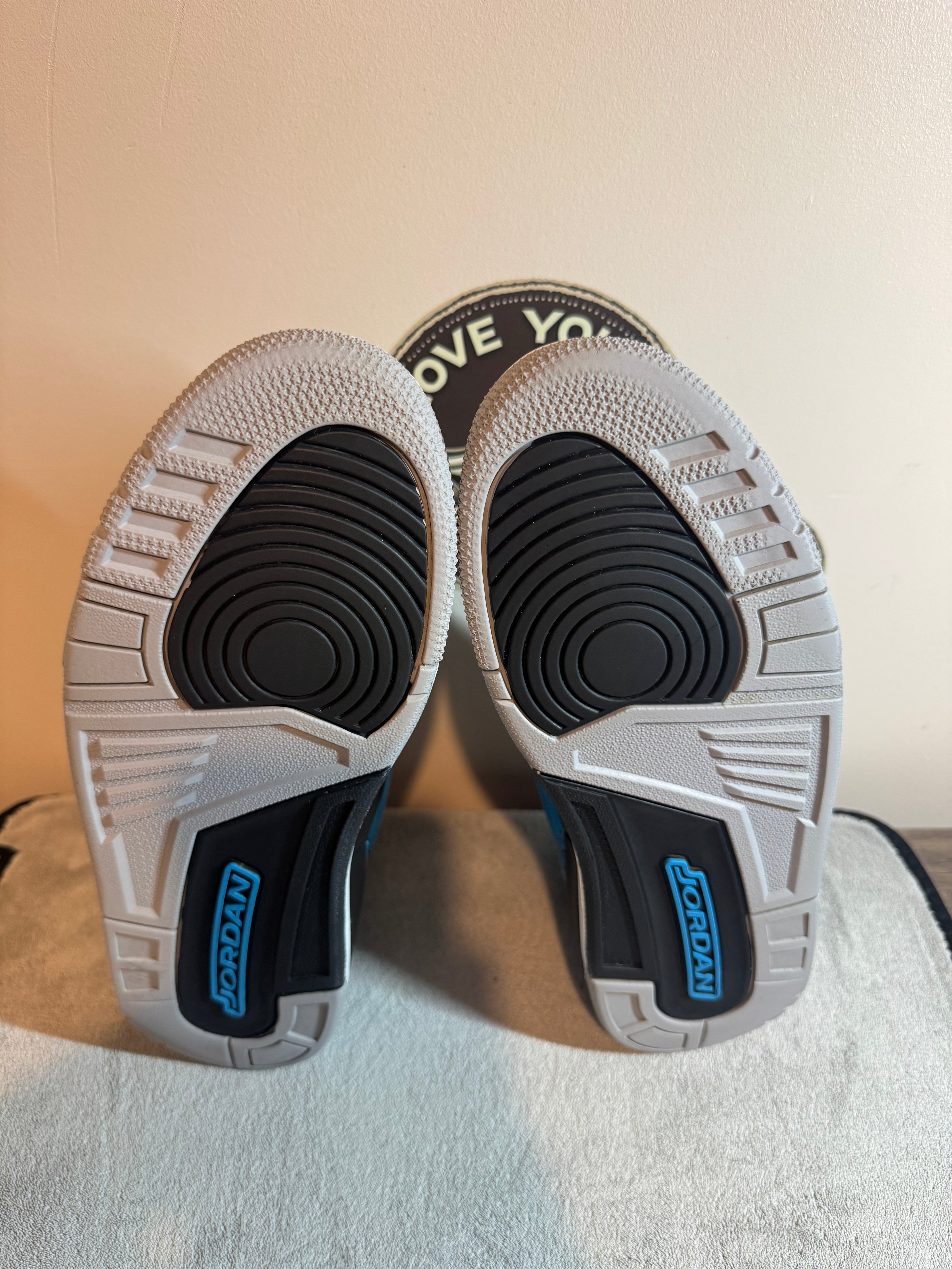 Jordan 3 Retro - Powder Blue - UK 8.5